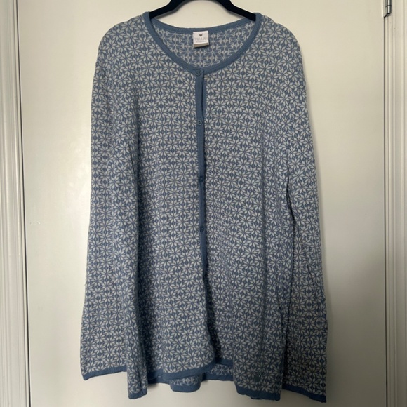 TULLAH Snowflake Print Buttoned Merino Wool Cardigan Sweater - Picture 3 of 12